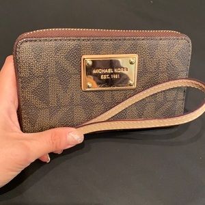 Michael Kors Phone Wristlet